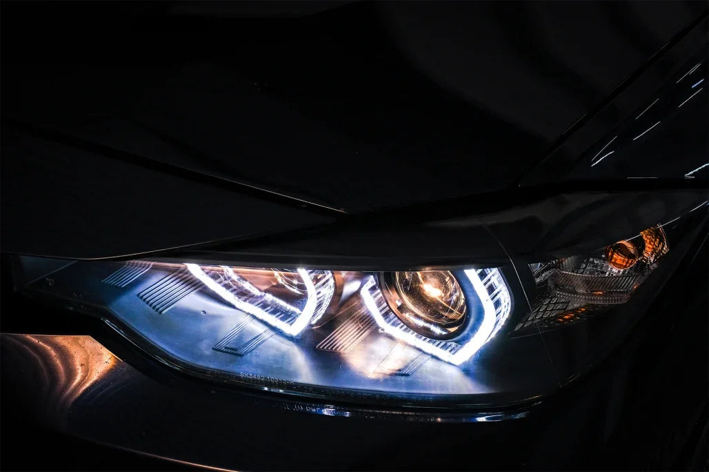 BMW Serie 3 F30 F31 2011-2015 Fari Anteriori LED Angel Eyes - autorivallo