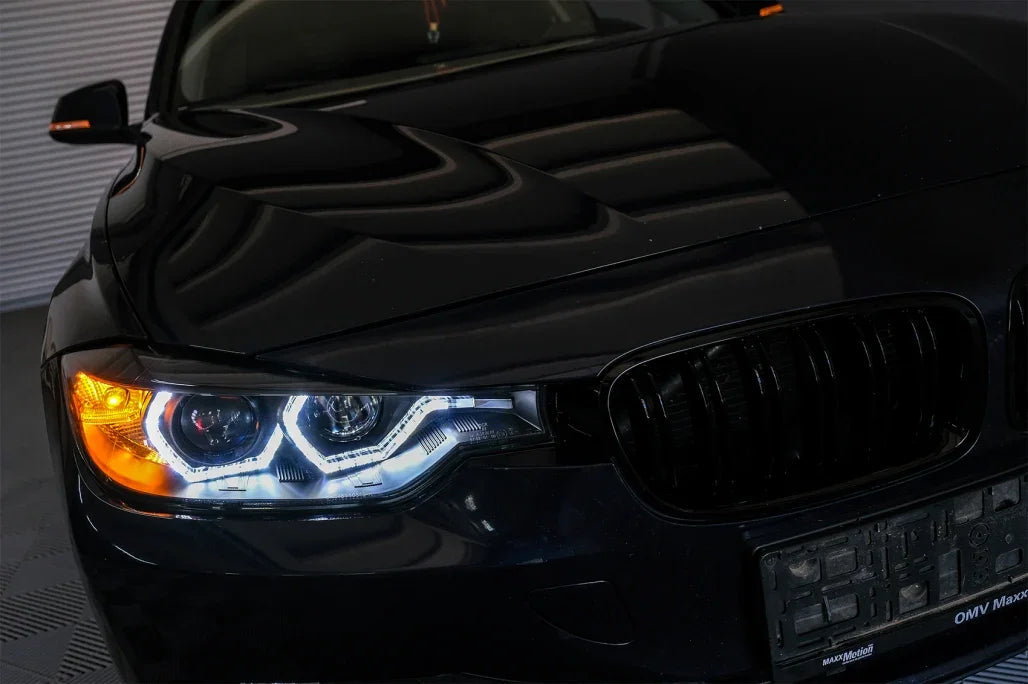 BMW Serie 3 F30 F31 2011-2015 Fari Anteriori LED Angel Eyes - autorivallo