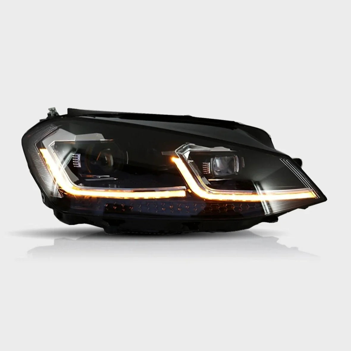 VW Golf 7 2012-2017 Fari Anteriori LED Look R-Line Freccia SEQ - autorivallo