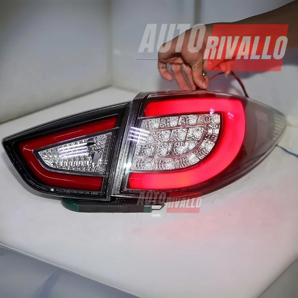 Hyundai IX35 2010-2013 Fari Posteriori LED Lightube Neri - autorivallo
