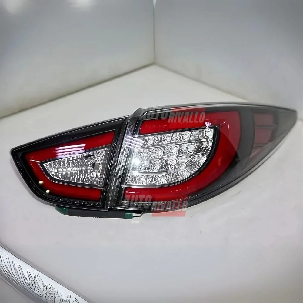 Hyundai IX35 2010-2013 Fari Posteriori LED Lightube Neri - autorivallo