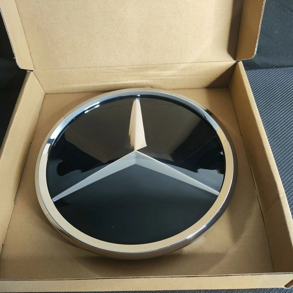 Mercedes Classe C W205 2018-2021 Genuino Emblema Originale - autorivallo