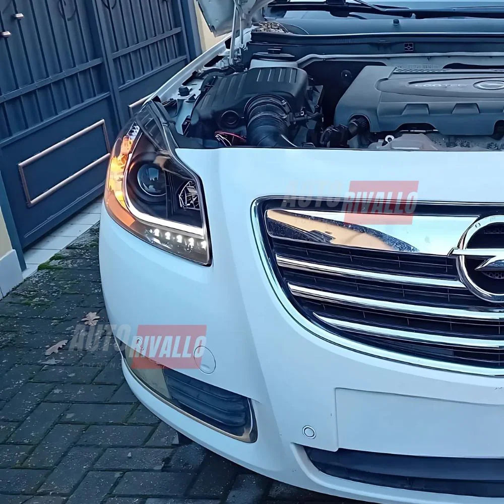 Opel Insignia A 2008-2013 Fari Anteriori LED Neri Lightube - autorivallo