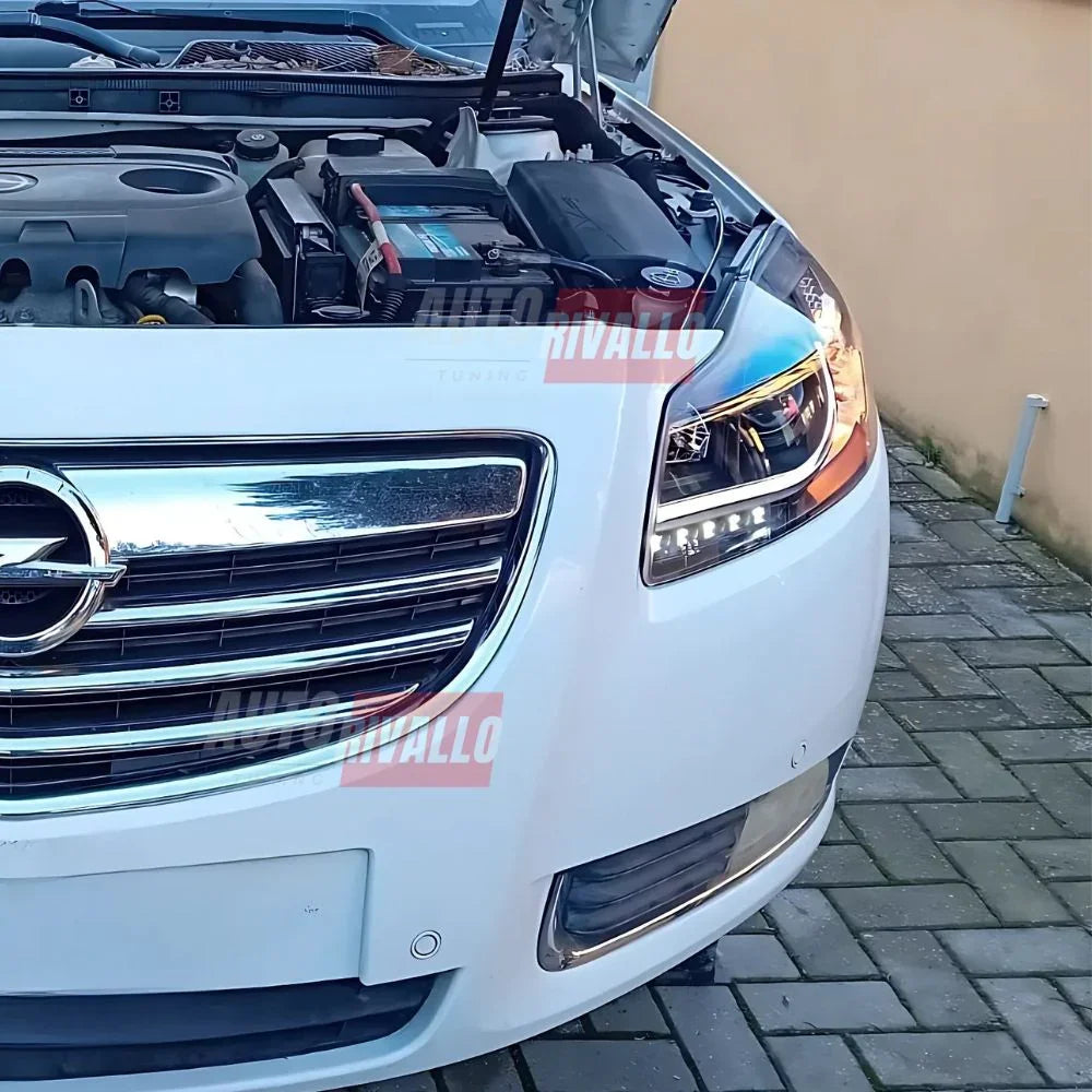 Opel Insignia A 2008-2013 Fari Anteriori LED Neri Lightube - autorivallo