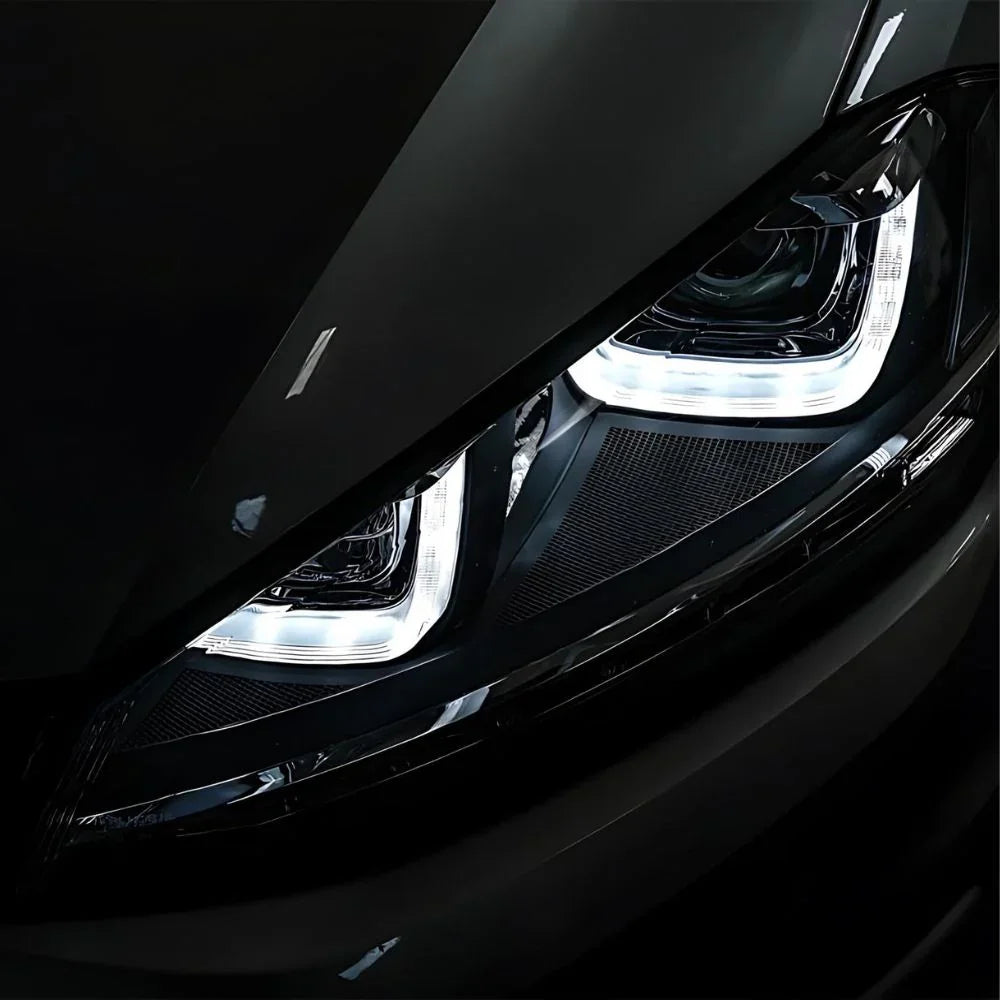 VW Golf 7 2012-2017 Fari Anteriori Con Frecce Dinamiche LED - autorivallo