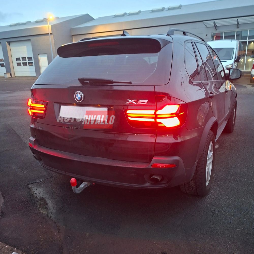 BMW X5 E70 con fanali neri Full LED tuning