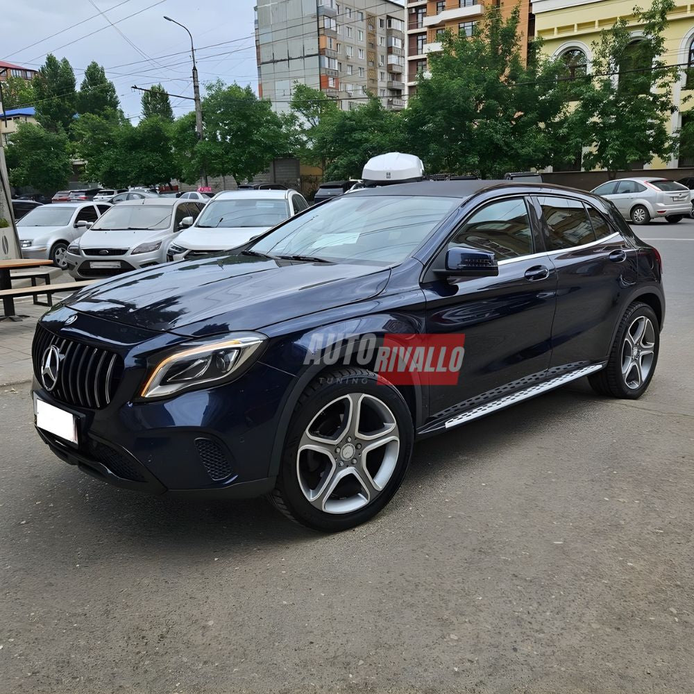 Pedane laterali AMG Look per Mercedes GLA X156 2013-2019, design in alluminio