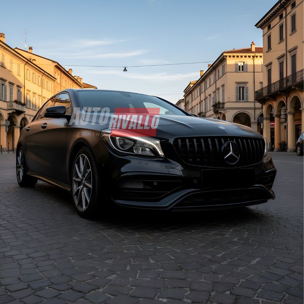 Installazione semplice della griglia GTR Look su Mercedes CLA C117 (2016-2018). Nessuna modifica richiesta.