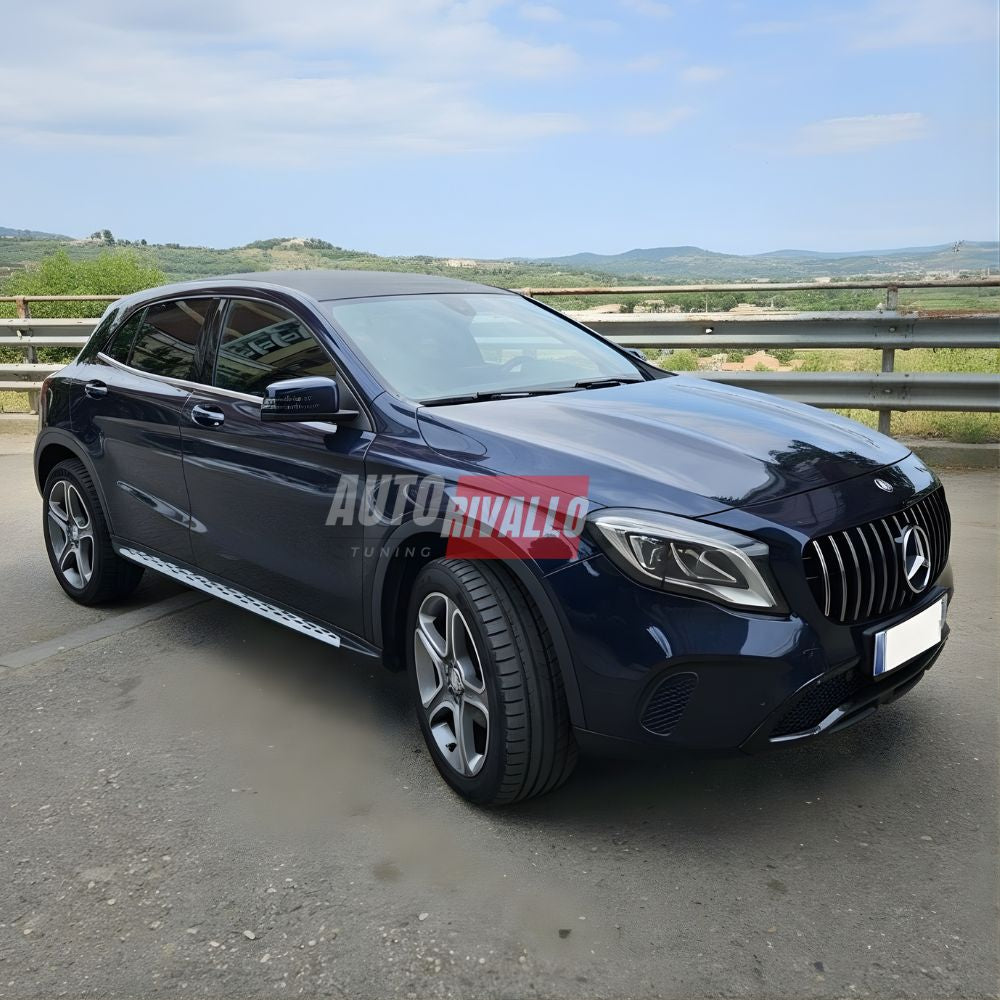 Pedane Laterali Mercedes GLA X156 2013-2019 protezione sottoporta e supporto salita e discesa.