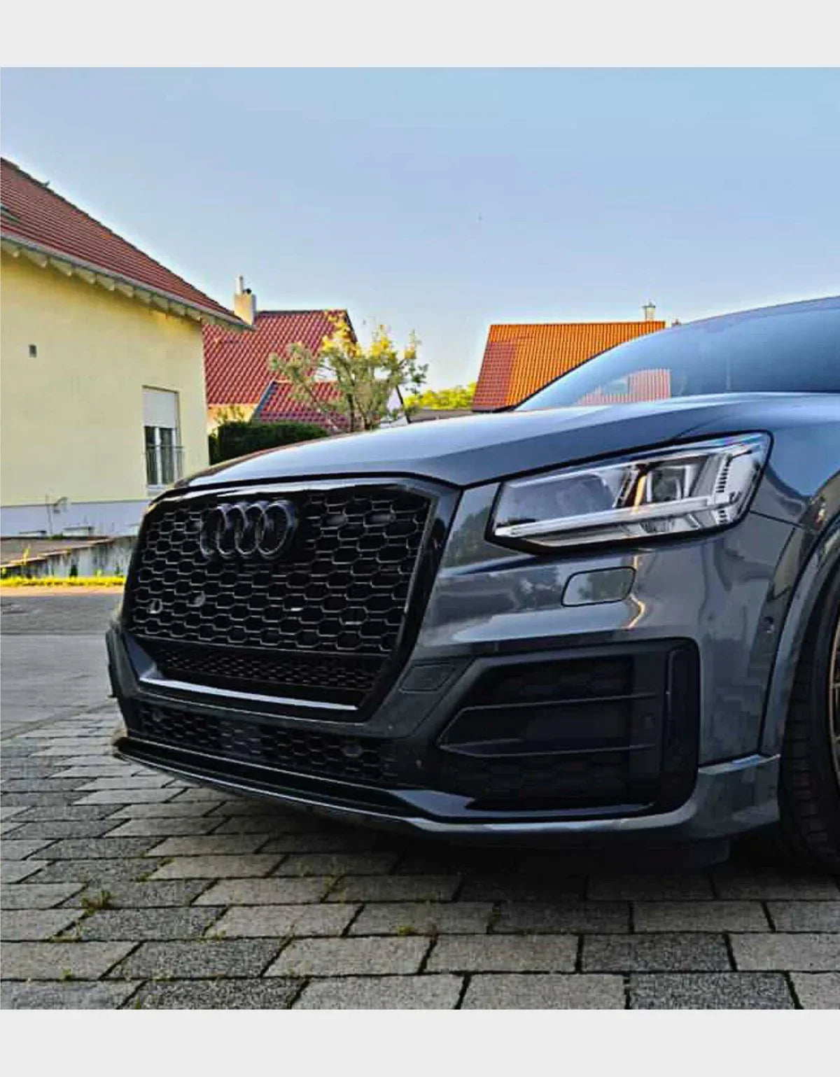 Audi Q2 2016-2020 Griglia Radiatore Ottica RSQ2 Nero Lucido - autorivallo