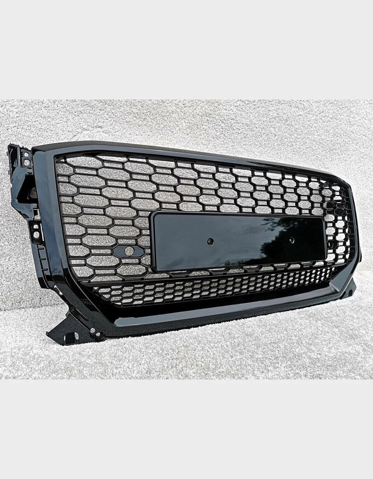 Audi Q2 GA 2016-2020 Griglia Radiatore RSQ2 Look Nero Lucido - autorivallo