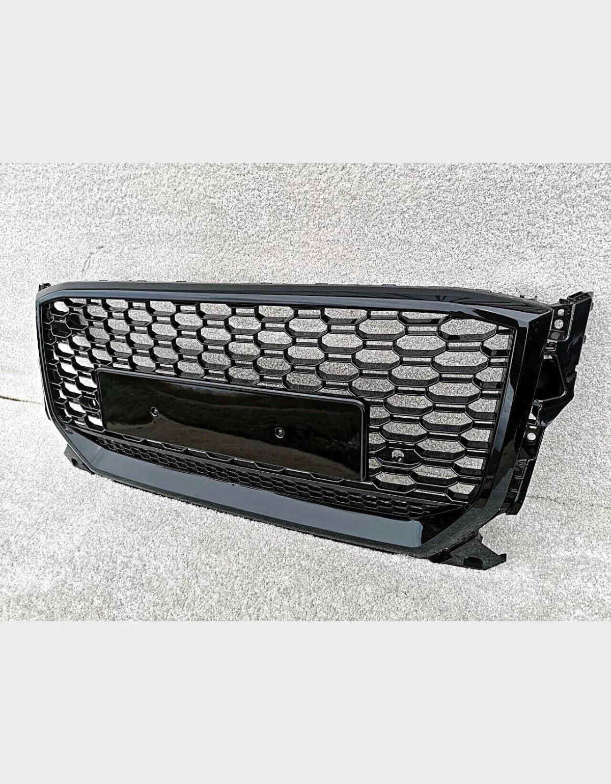 Audi Q2 GA 2016-2020 Griglia Radiatore RSQ2 Look Nero Lucido - autorivallo