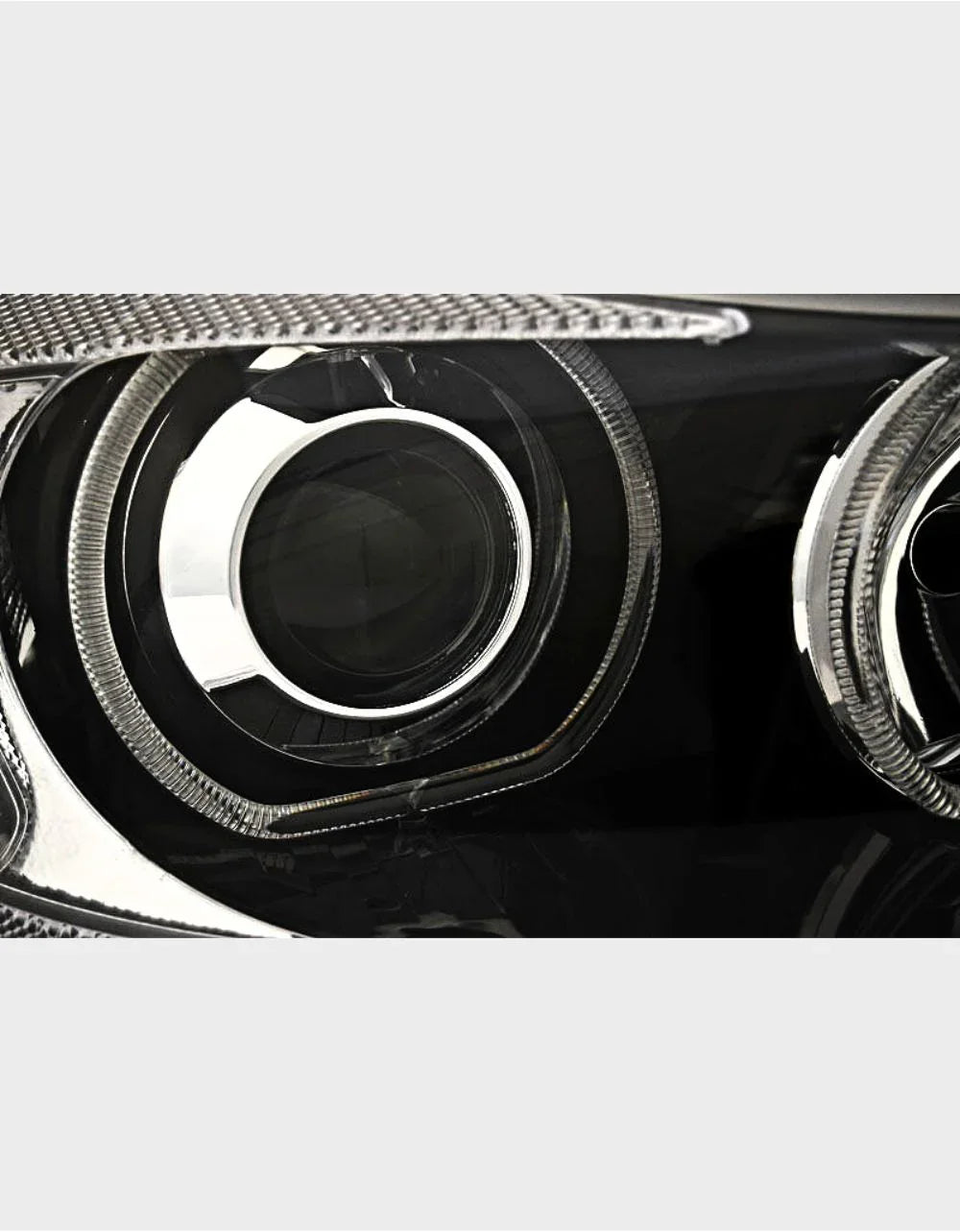 BMW Serie 3 E90 E91 2008-2011 Fari Anteriori Angel Eyes LED - autorivallo