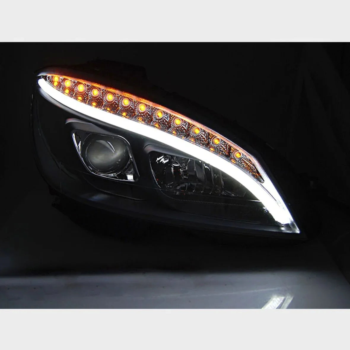 Mercedes Classe C W204 07-10 Fari Anteriori Luci Diurne LED - autorivallo