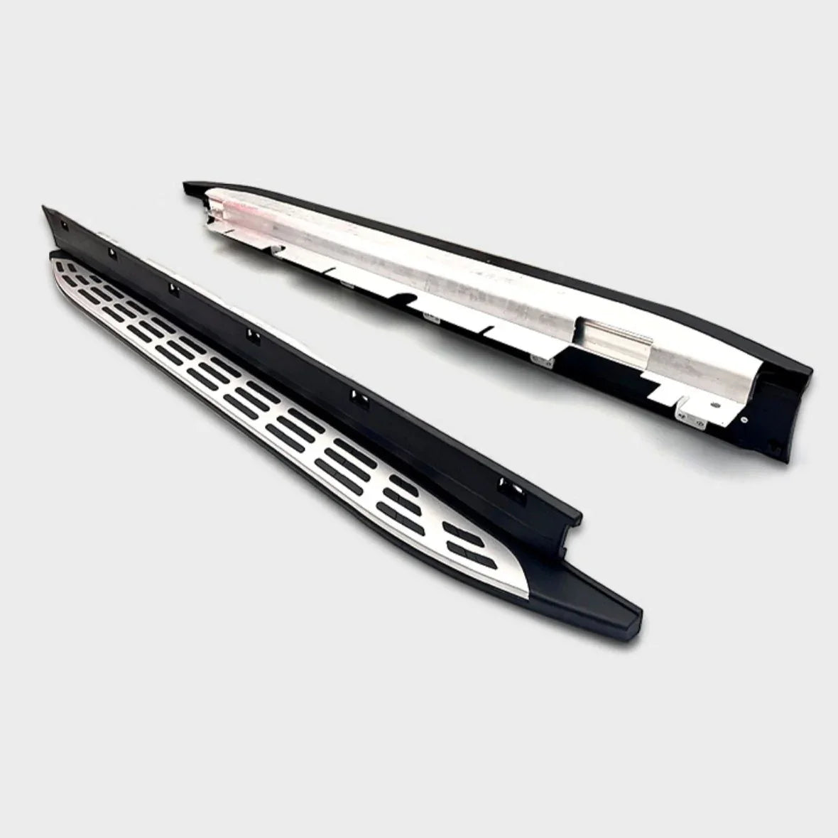 Mercedes GLA H247 2020- in poi Pedane Laterali AMG Look - autorivallo