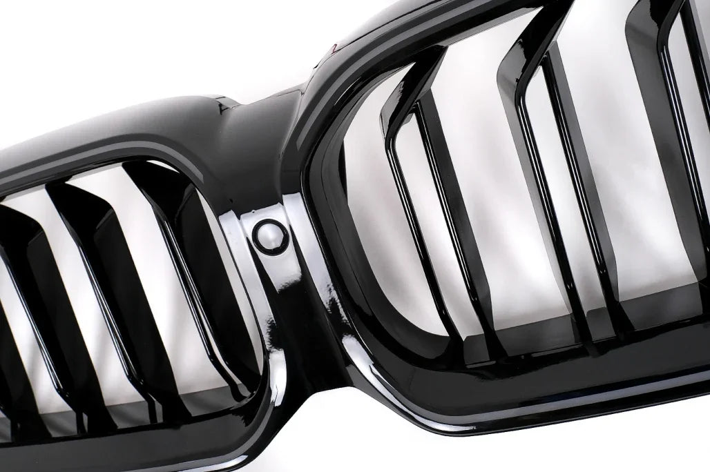 BMW 5 G30 G31 LCI 20-23 Griglia LED Doppia Striscia Nera Illuminata - autorivallo