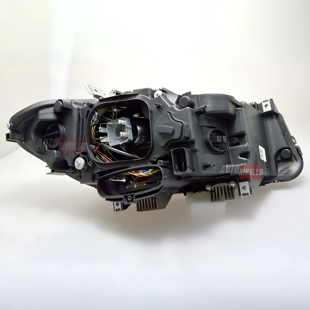 Upgrade fari xenon BMW F10 F11 con LED Angel Eyes