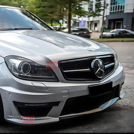 Mercedes Classe C C204 con griglia anteriore amg C63 look