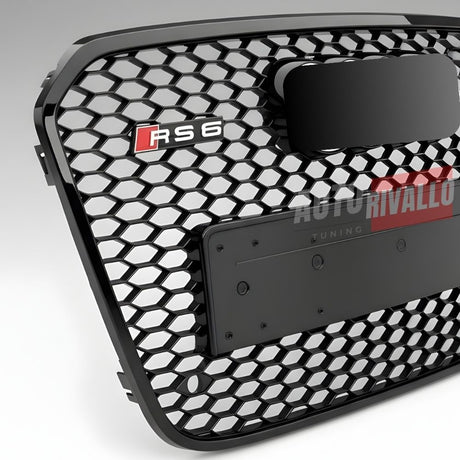 Dettaglio della griglia radiatore Audi A6 4G C7 dal 2010 al 2014, design RS6 Quattro nero lucido.