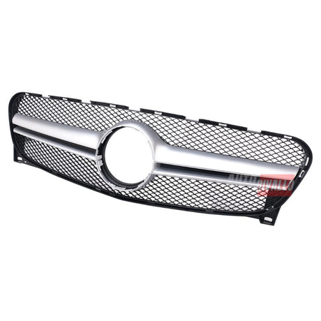 Griglia AMG Look argento per Mercedes GLA X156 con design sportivo.