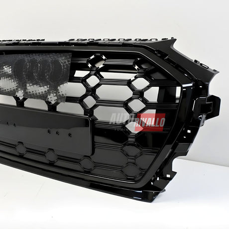 Mascherina sportiva Audi Q5 FY nero lucido. Upgrade estetico premium per il tuo SUV