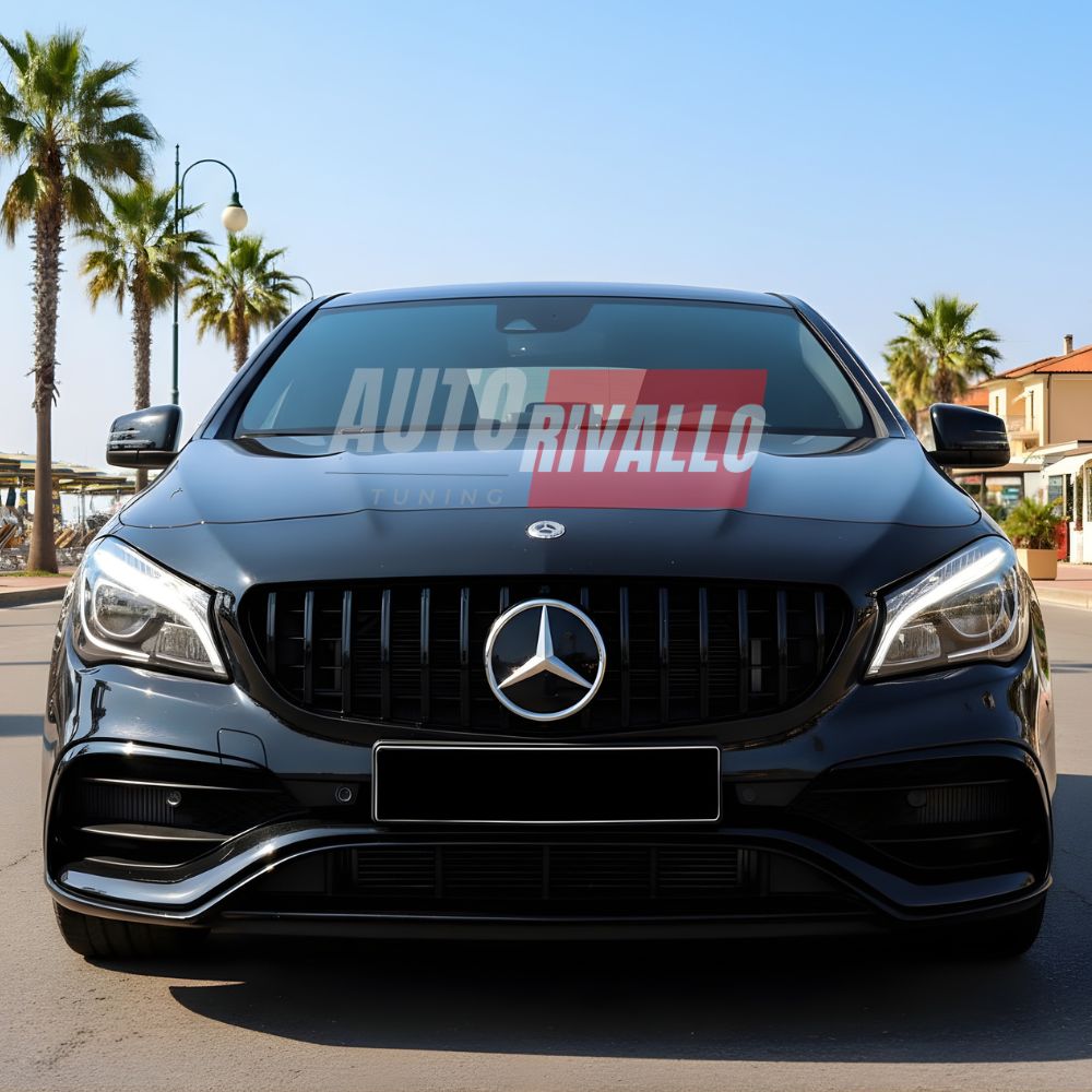 Immagine frontale Mercedes CLA C117 con la nuova griglia Panamericana. Upgrade estetico senza modifiche