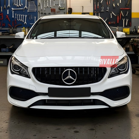 Mercedes CLA X117 con griglia AMG Look. Compatibilità garantita e montaggio semplice