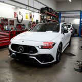 Mercedes CLA X118 2023 con griglia Panamericana Look montata - prima e dopo il tuning