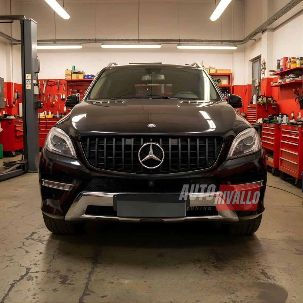 Griglia Mercedes Classe M W166 Autorivallo. Finitura nero lucido per un tocco di lusso