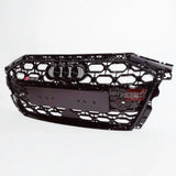 Vista frontale Audi A3 8Y con calandra RS3 Look premium - autorivallo