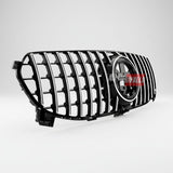 Vista laterale della griglia tuning Panamericana nera cromata su Mercedes GLE W167 dal 2019 al 2023.