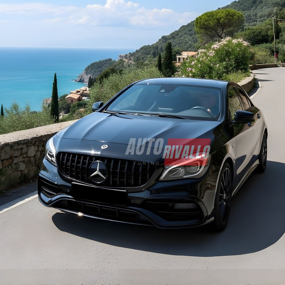 Immagine frontale Mercedes CLA C117 con la nuova mascherina GTR Panamericana. Upgrade senza modifiche