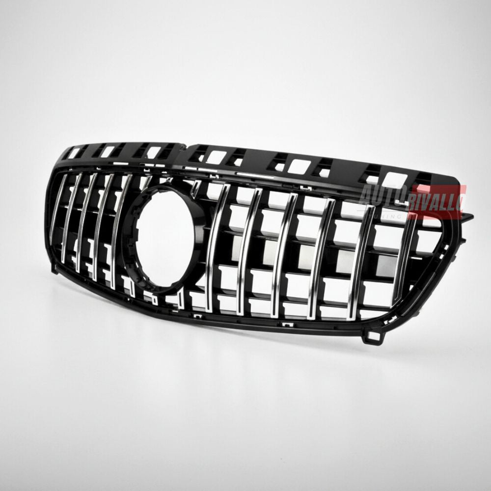 Mercedes W176 con griglia anteriore Panamericana AMG GT look nero lucido e profili cromati