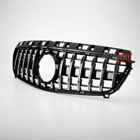 Mercedes W176 con griglia anteriore Panamericana AMG GT look nero lucido e profili cromati