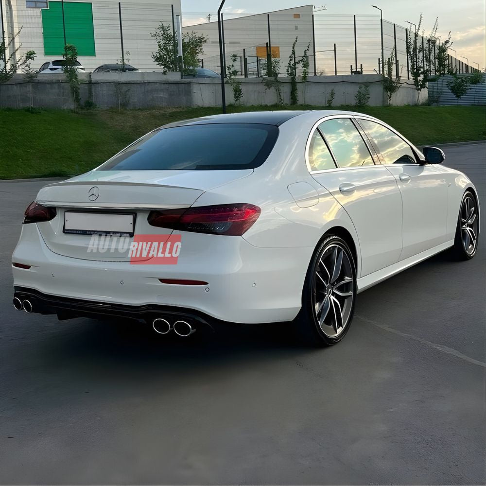 Diffusore AMG look W213 facelift berlina con terminali cromati, stile E53