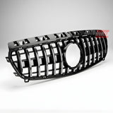 Primo piano griglia sportiva Mercedes W176 Panamericana AMG GT look finitura nero/cromata