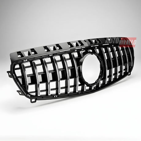 Primo piano griglia sportiva Mercedes W176 Panamericana AMG GT look finitura nero/cromata